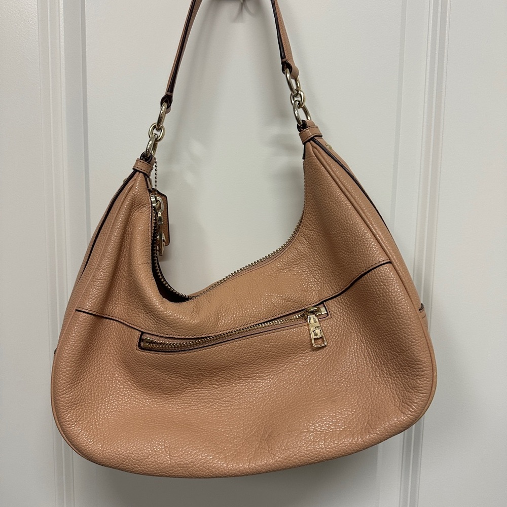 Coach Tan Hobo Bag Luxurious Leather Timeless Design - Picture 3 of 5
